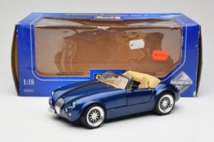 Wiesmann Roadster MF3 Blu Revell 1:18 08861 Pressofusione — immagine 8 di 8