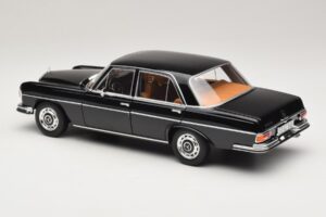 Mercedes 280 SE W108 Nero Norev 1:18 183360 Pressofusione — immagine 7 di 8