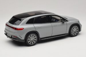 Mercedes EQS SUV X296 Manufaktur Alpine Grey NZG 1:18 B66960591 Pressofusione — immagine 3 di 8