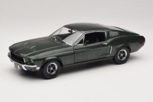 Ford Mustang GT Bullitt con Figura di Steve McQueen Greenlight 1:18 12885 Pressofusione
