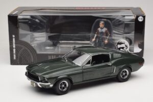 Ford Mustang GT Bullitt con Figura di Steve McQueen Greenlight 1:18 12885 Pressofusione — immagine 8 di 8