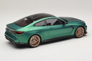 BMW M4 CS G82 Frozen Isle of Man Green GT Spirit 1:18 GT994 Resina — immagine 2 di 6