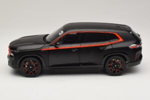 BMW XM G09 Matt Black Minichamps 1:18 110023301 Pressofusione — immagine 4 di 8
