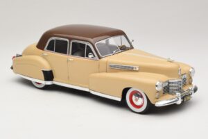 Cadillac Fleetwood Series 60 Special Beige MCG 1:18 MCG18656 Pressofusione — immagine 4 di 6