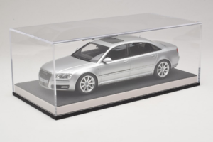 Audi A8 D3 W12 Ice Silver Metallic MotorHelix 1:18 MH030ISM Resina — immagine 6 di 7