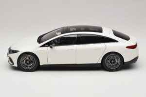 Mercedes EQS V297 Manufaktur Opalite White NZG 1:18 B66961049 Pressofusione — immagine 4 di 8