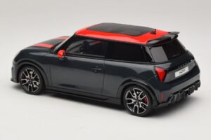 Mini Cooper JCW F66 Legend Grey Otto 1:18 OT1244 Resina — immagine 5 di 6