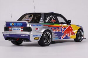 BMW E30 V8 #229 E. Hountondji Red Bull Driftbrothers Drift 2023 Blu Otto 1:18 OT486 Resina — immagine 2 di 5