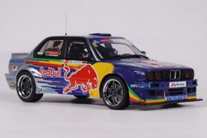 BMW E30 V8 #229 E. Hountondji Red Bull Driftbrothers Drift 2023 Blu Otto 1:18 OT486 Resina — immagine 4 di 5