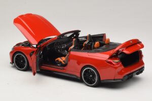 BMW M4 G83 Cabriolet Red Metallic Minichamps 1:18 110021030 Pressofusione — immagine 5 di 8