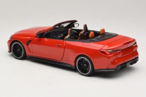 BMW M4 G83 Cabriolet Red Metallic Minichamps 1:18 110021030 Pressofusione — immagine 7 di 8