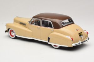 Cadillac Fleetwood Series 60 Special Beige MCG 1:18 MCG18656 Pressofusione — immagine 5 di 6