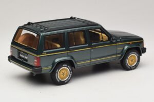 Jeep Cherokee XJ Limited Hunter Green Otto 1:18 OT1204 Resina — immagine 2 di 6
