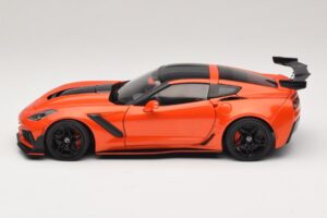 Chevrolet Corvette C7 ZR1 Rosso IXO 1:18 U18RDC001-FO Pressofusione — immagine 4 di 8