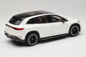 Mercedes EQS SUV X296 Manufaktur Diamond White NZG 1:18 B66960590 Pressofusione — immagine 3 di 8