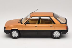 Renault 11 GTL Oro MCG 1:18 MCG18590 Pressofusione — immagine 3 di 6