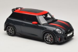 Mini Cooper JCW F66 Legend Grey Otto 1:18 OT1244 Resina — immagine 4 di 6