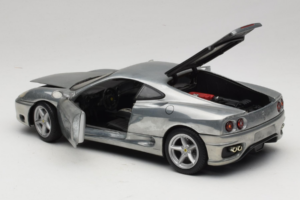 Ferrari 360 Modena Argento Cromato Hot Wheels 1:18 27774 Pressofusione — immagine 5 di 8