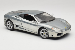 Ferrari 360 Modena Argento Cromato Hot Wheels 1:18 27774 Pressofusione — immagine 6 di 8