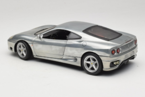 Ferrari 360 Modena Argento Cromato Hot Wheels 1:18 27774 Pressofusione — immagine 7 di 8