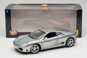 Ferrari 360 Modena Argento Cromato Hot Wheels 1:18 27774 Pressofusione — immagine 8 di 8