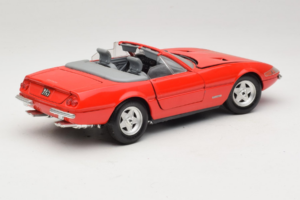 Ferrari 365 GTS/4 Spider Rosso Techno Giodi 1:18 40028-P1 Pressofusione — immagine 3 di 8