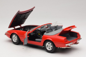 Ferrari 365 GTS/4 Spider Rosso Techno Giodi 1:18 40028-P1 Pressofusione — immagine 5 di 8
