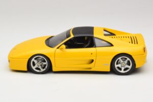 Ferrari F355 Spider Giallo con Tetto Nero UT Models 1:18 180074030-P4 Pressofusione — immagine 4 di 8