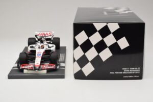 Haas VF-22 K. Magnussen Pole Position Brazilian GP 2022 Minichamps 1:18 117222120 Resina — immagine 6 di 7