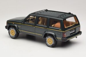Jeep Cherokee XJ Limited Dark Hunter Green Otto 1:18 OT1340 Resina — immagine 5 di 6
