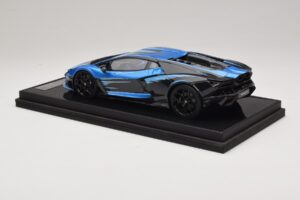 Lamborghini Revuelto Blue Black IVY Merit 1:18 REMC040 Resina — immagine 5 di 7