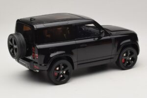 Land Rover Defender 90 L663 P400 X-Dynamic HSE Santorini Black GT Spirit 1:18 GT992 Resina — immagine 2 di 6
