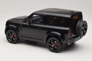 Land Rover Defender 90 L663 P400 X-Dynamic HSE Santorini Black GT Spirit 1:18 GT992 Resina — immagine 5 di 6