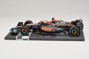 McLaren MCL36 #3 D. Ricciardo Abu Dhabi GP 2022 Minichamps 1:18 537224003 Resina — immagine 3 di 7