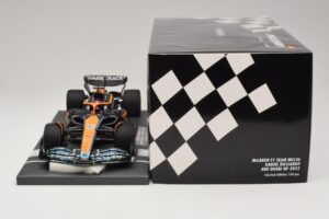 McLaren MCL36 #3 D. Ricciardo Abu Dhabi GP 2022 Minichamps 1:18 537224003 Resina — immagine 6 di 7