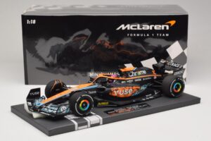 McLaren MCL36 #3 D. Ricciardo Abu Dhabi GP 2022 Minichamps 1:18 537224003 Resina — immagine 7 di 7