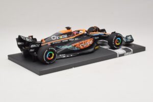 McLaren MCL36 #4 L. Norris Abu Dhabi GP 2022 Minichamps 1:18 537224004 Resina — immagine 2 di 7