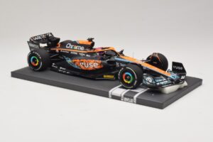 McLaren MCL36 #4 L. Norris Abu Dhabi GP 2022 Minichamps 1:18 537224004 Resina — immagine 4 di 7