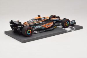 McLaren MCL36 O. Piastri Abu Dhabi Test 2022 Minichamps 1:18 537221828 Resina — immagine 2 di 7