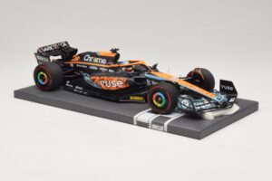 McLaren MCL36 O. Piastri Abu Dhabi Test 2022 Minichamps 1:18 537221828 Resina — immagine 4 di 7