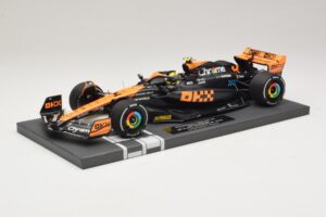 McLaren MCL60 #4 L. Norris 2nd Place Japanese GP 2023 Minichamps 1:18 McLaren MCL60 #4 L. Norris 2nd Place Japanese GP 2023 Minichamps 1:18 537233504 Resina