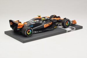 McLaren MCL60 #4 L. Norris 2nd Place Japanese GP 2023 Minichamps 1:18 537233504 Resina — immagine 2 di 7
