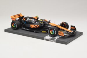 McLaren MCL60 #4 L. Norris 2nd Place Japanese GP 2023 Minichamps 1:18 537233504 Resina — immagine 4 di 7