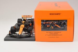McLaren MCL60 #4 L. Norris 2nd Place Japanese GP 2023 Minichamps 1:18 537233504 Resina — immagine 6 di 7