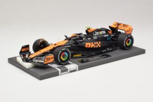 McLaren MCL60 #4 L. Norris 2nd Place Singapore GP 2023 Minichamps 1:18 McLaren MCL60 #4 L. Norris 2nd Place Singapore GP 2023 Minichamps 1:18 537233404 Resina