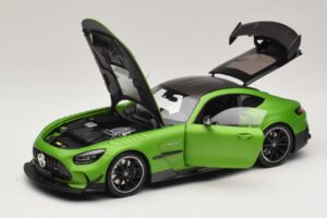 Mercedes AMG GT Black Series C190 Matt Green Metallic Minichamps 1:18 110032022 Pressofusione — immagine 2 di 8