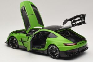 Mercedes AMG GT Black Series C190 Matt Green Metallic Minichamps 1:18 110032022 Pressofusione — immagine 5 di 8
