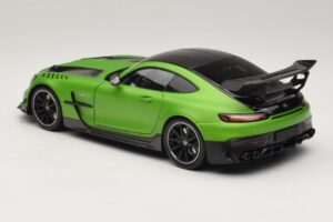 Mercedes AMG GT Black Series C190 Matt Green Metallic Minichamps 1:18 110032022 Pressofusione — immagine 7 di 8