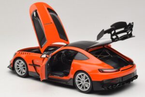 Mercedes AMG GT Black Series C190 Arancione con Cerchi Argento Minichamps 1:18 110032024 Pressofusione — immagine 5 di 8