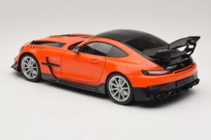Mercedes AMG GT Black Series C190 Arancione con Cerchi Argento Minichamps 1:18 110032024 Pressofusione — immagine 7 di 8